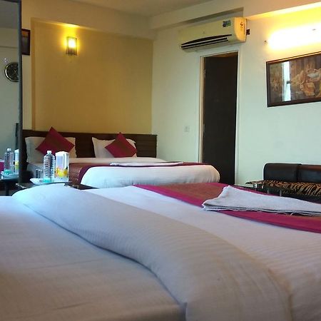 Airport Hotel Port View Yeni Delhi Dış mekan fotoğraf