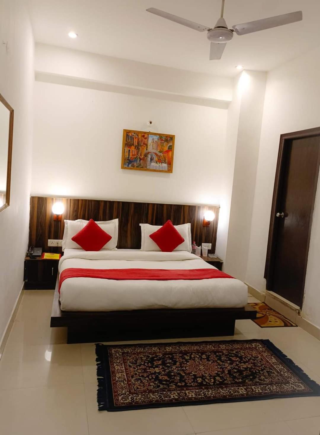 Airport Hotel Port View Yeni Delhi Dış mekan fotoğraf