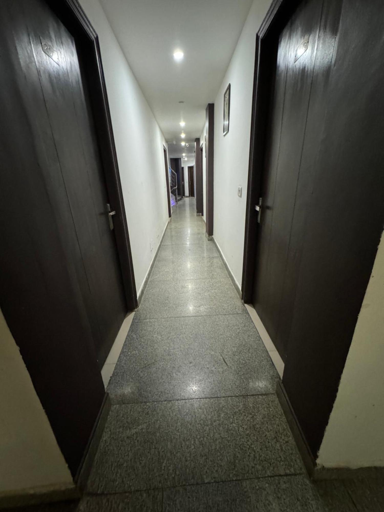 Airport Hotel Port View Yeni Delhi Dış mekan fotoğraf