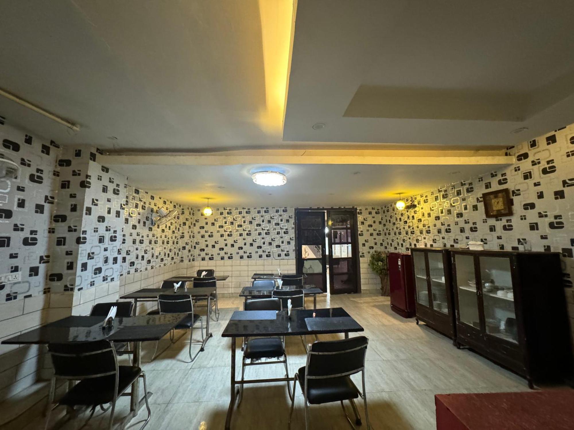 Airport Hotel Port View Yeni Delhi Dış mekan fotoğraf