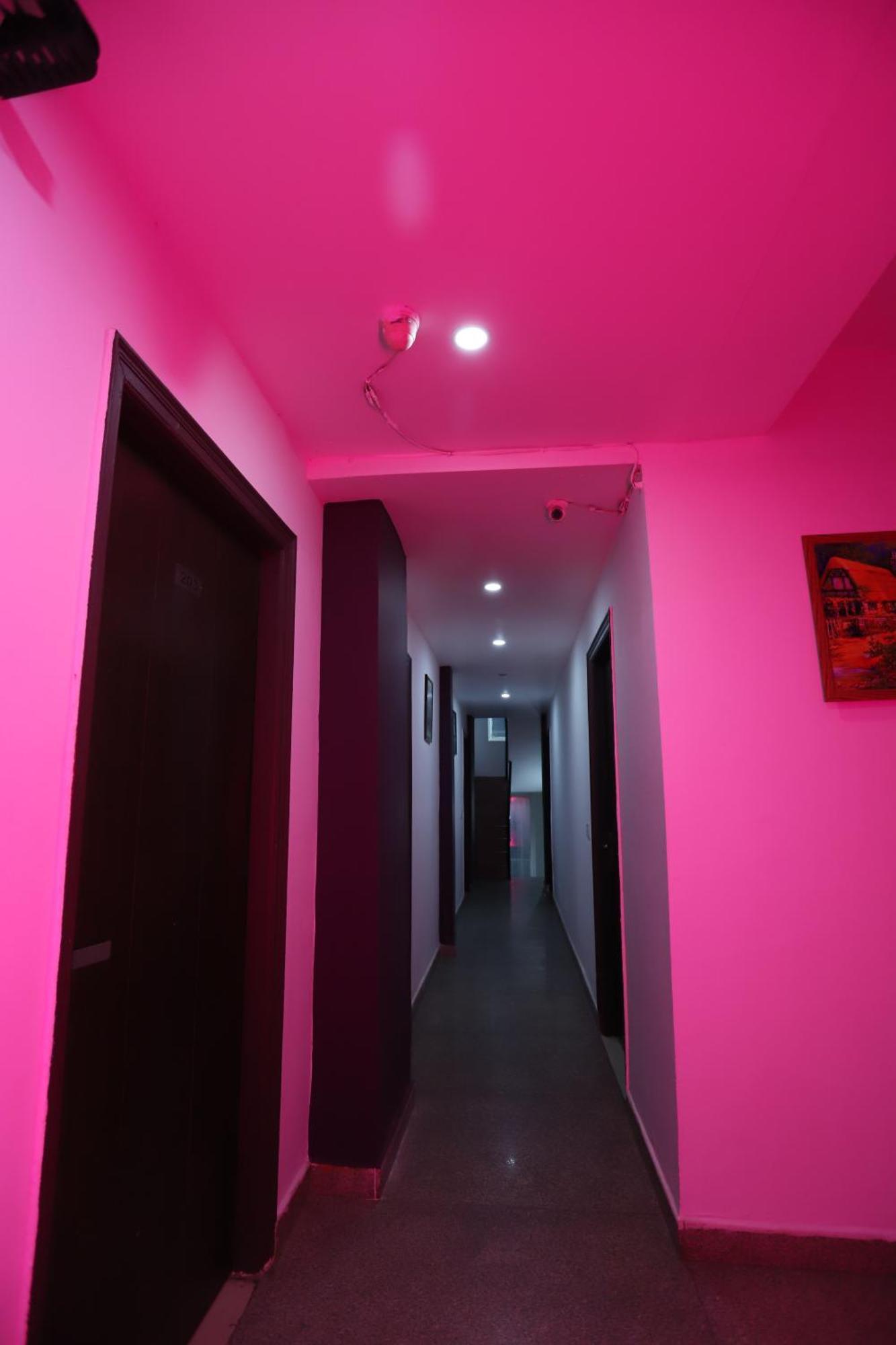 Airport Hotel Port View Yeni Delhi Dış mekan fotoğraf