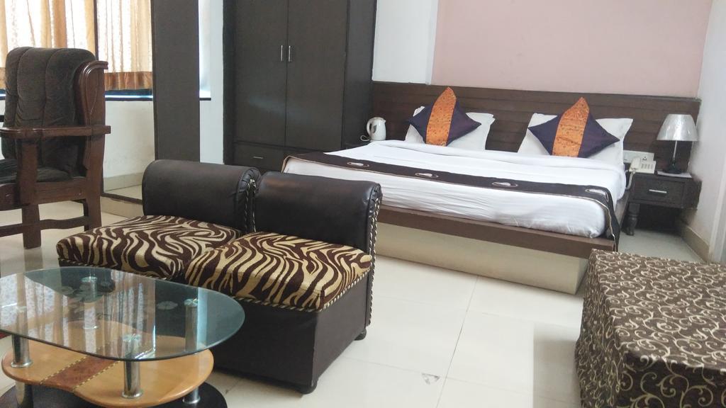 Airport Hotel Port View Yeni Delhi Dış mekan fotoğraf