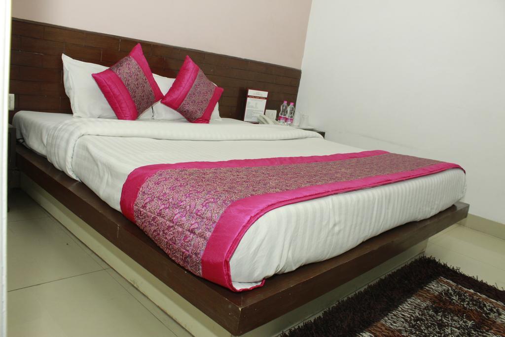 Airport Hotel Port View Yeni Delhi Dış mekan fotoğraf