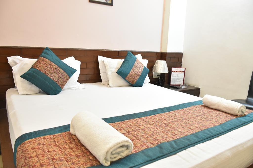 Airport Hotel Port View Yeni Delhi Dış mekan fotoğraf