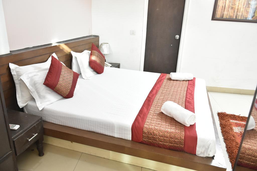 Airport Hotel Port View Yeni Delhi Dış mekan fotoğraf