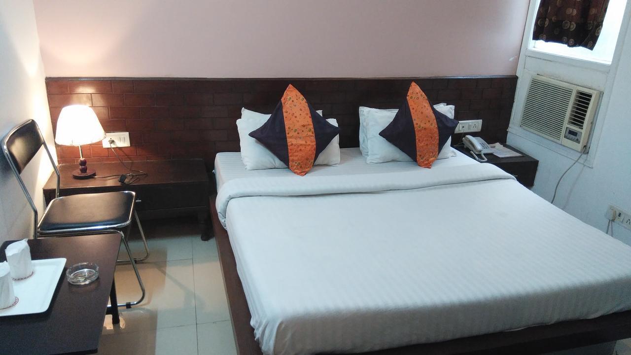 Airport Hotel Port View Yeni Delhi Oda fotoğraf
