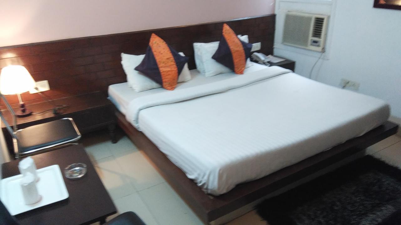 Airport Hotel Port View Yeni Delhi Oda fotoğraf