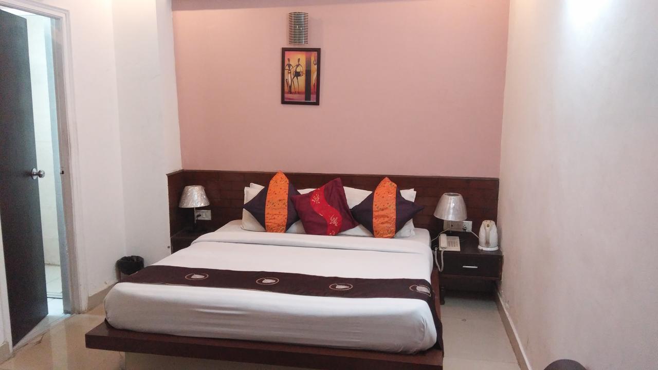 Airport Hotel Port View Yeni Delhi Oda fotoğraf