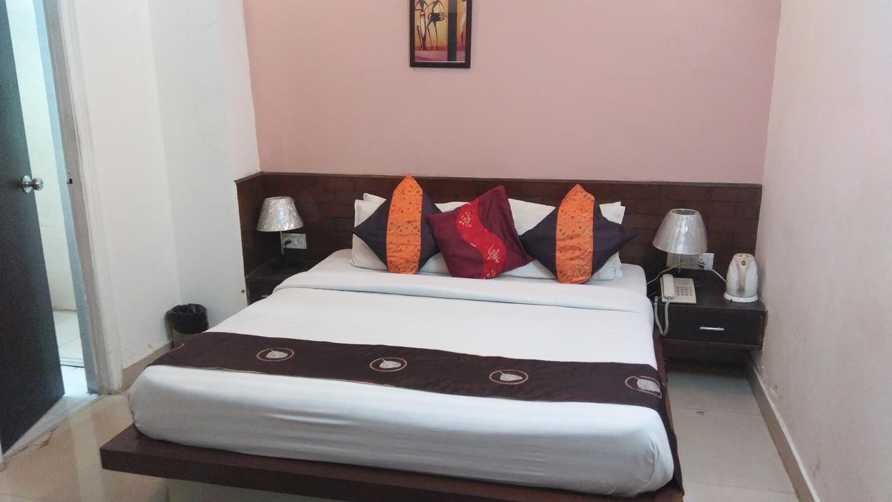 Airport Hotel Port View Yeni Delhi Oda fotoğraf