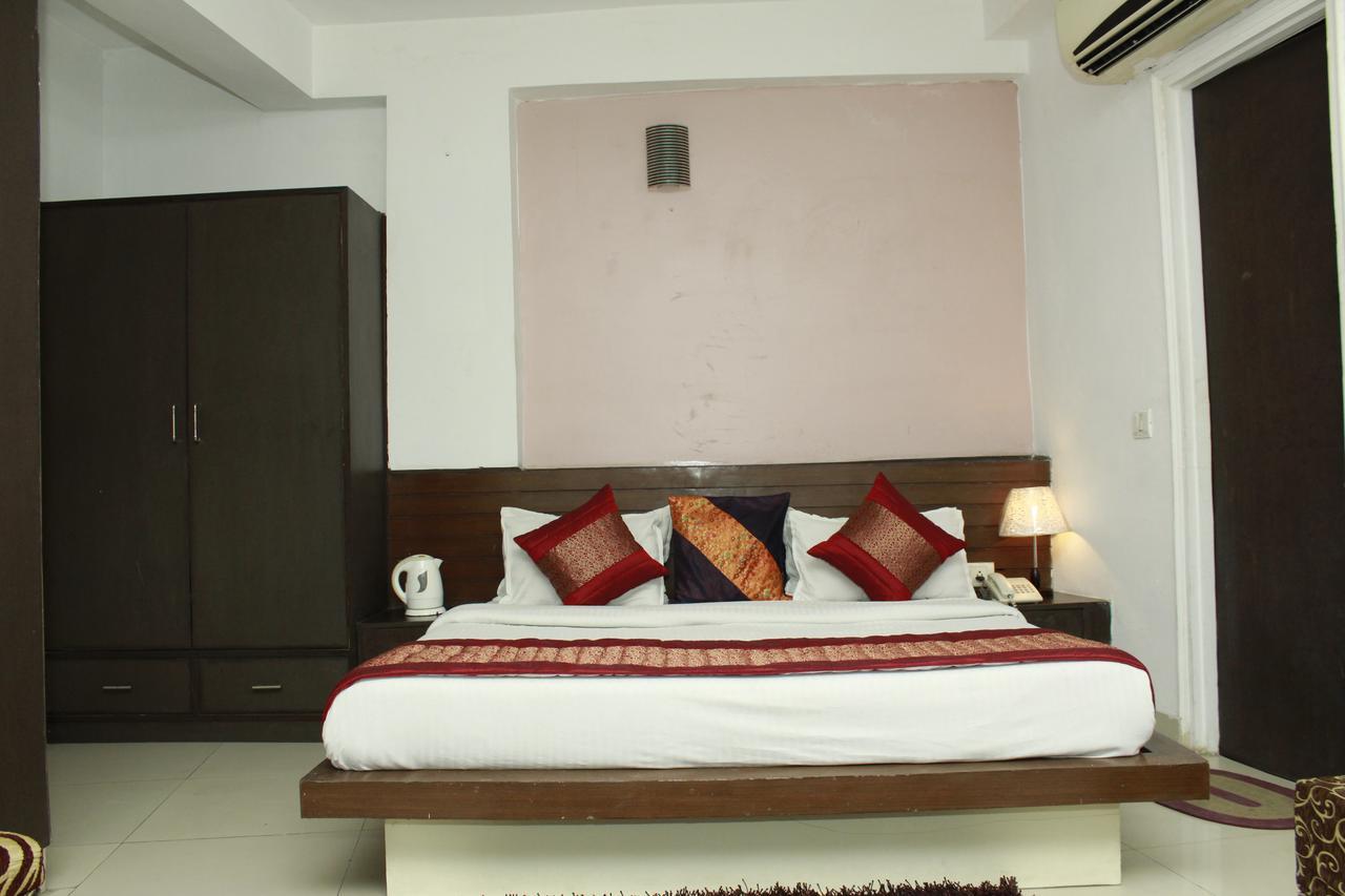 Airport Hotel Port View Yeni Delhi Oda fotoğraf