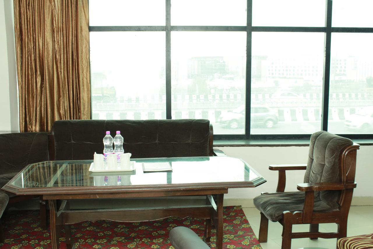 Airport Hotel Port View Yeni Delhi Oda fotoğraf