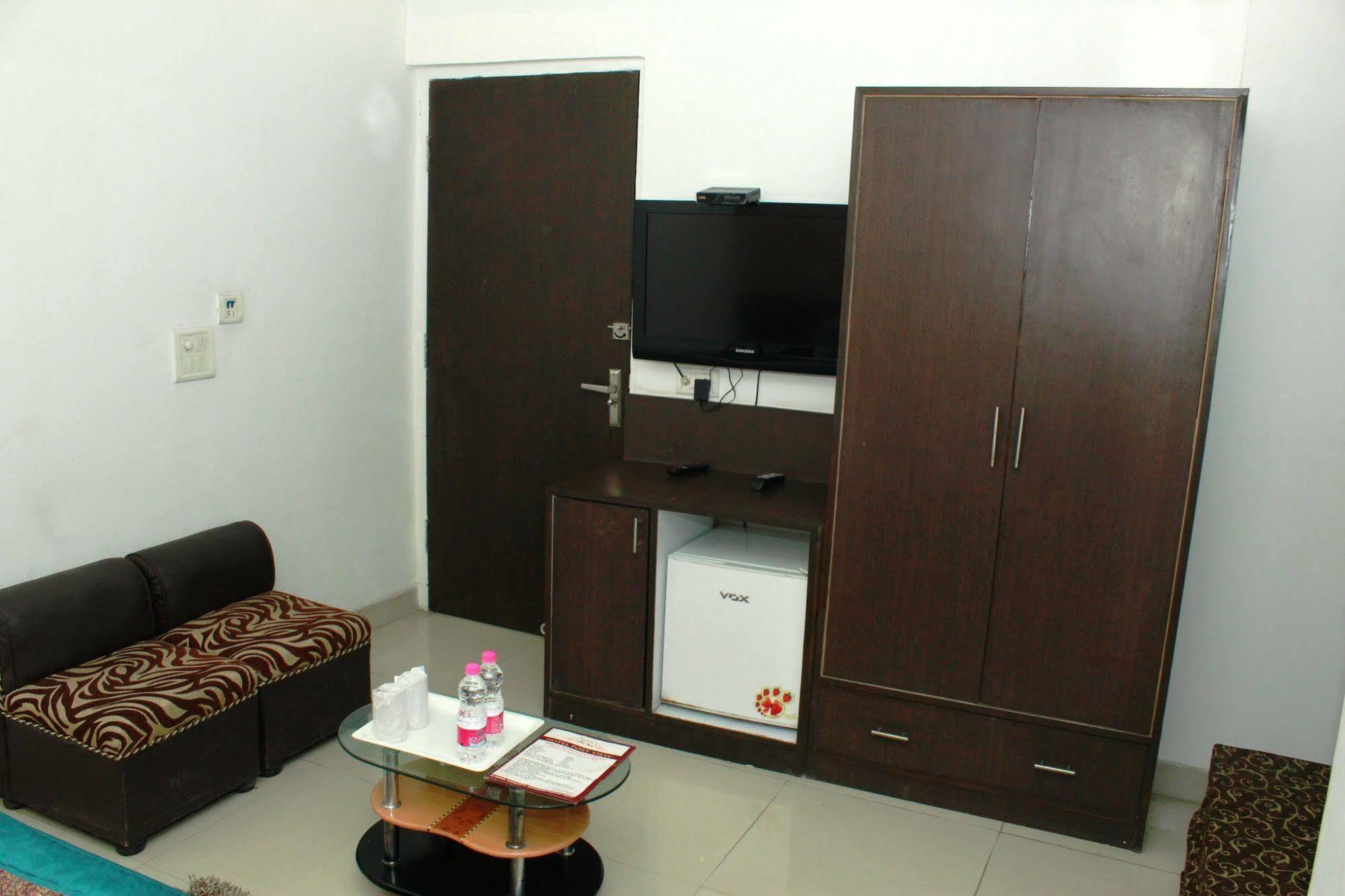 Airport Hotel Port View Yeni Delhi Dış mekan fotoğraf