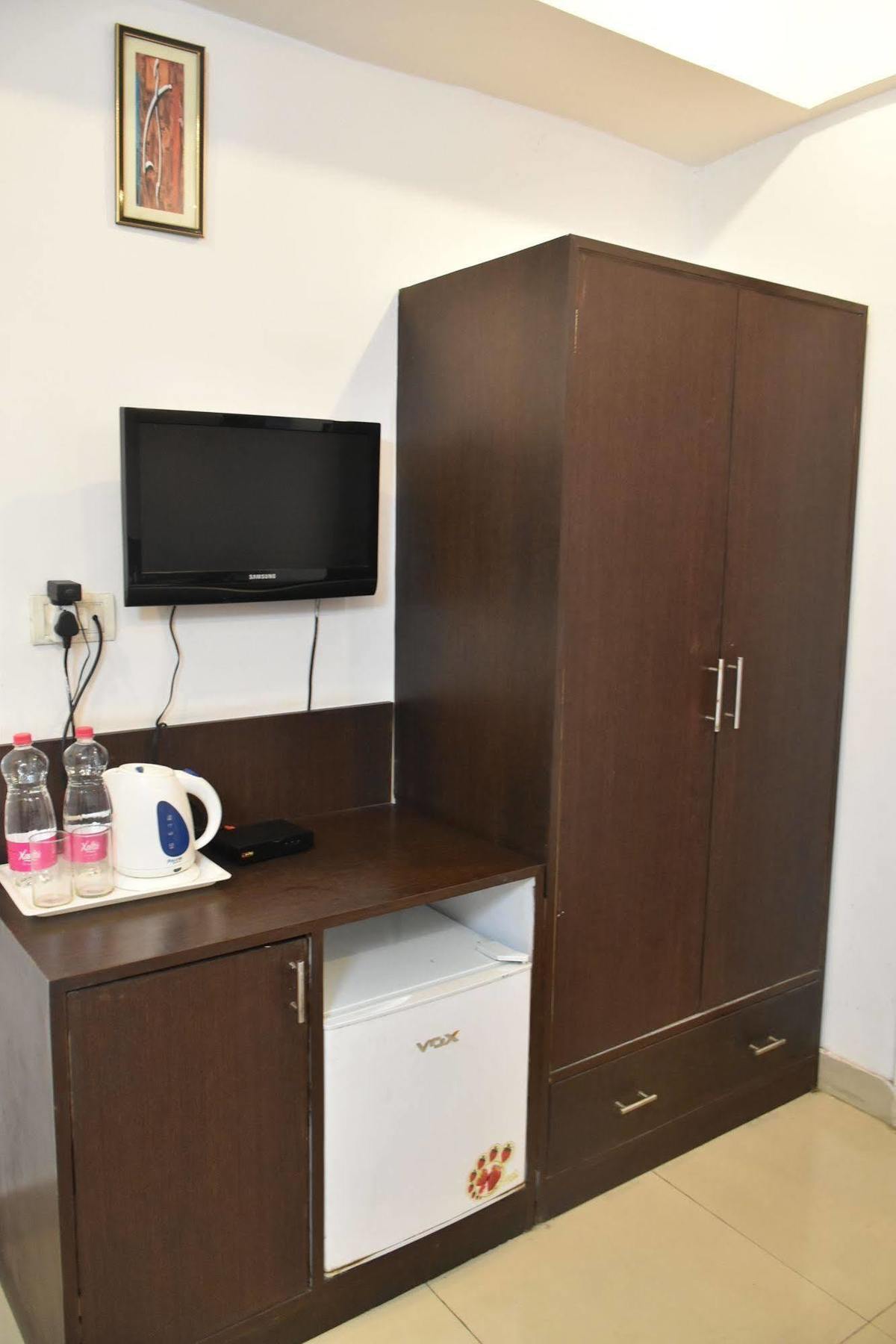 Airport Hotel Port View Yeni Delhi Dış mekan fotoğraf