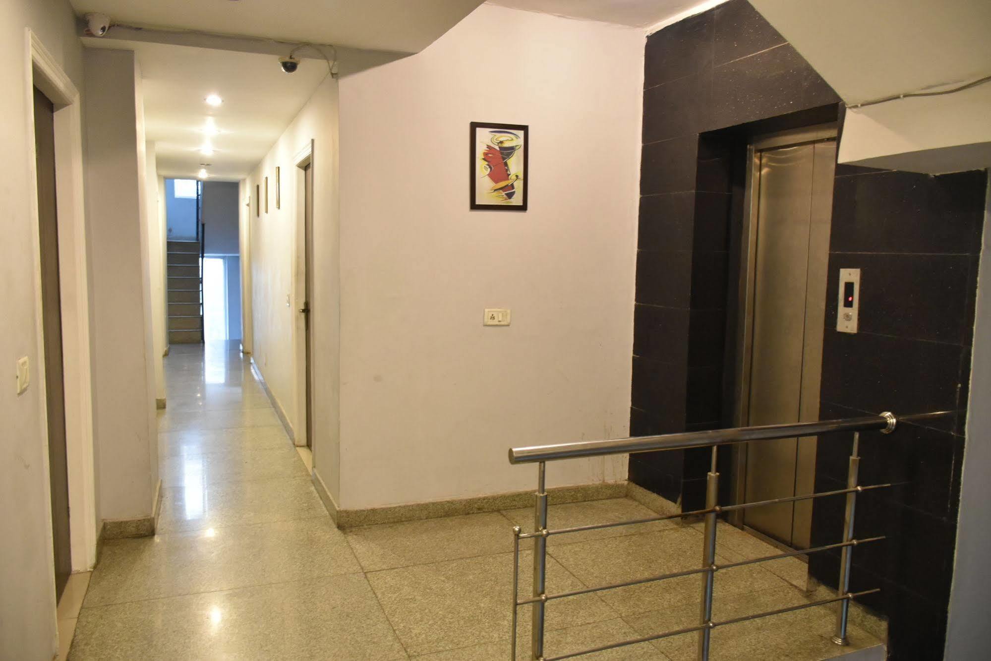 Airport Hotel Port View Yeni Delhi Dış mekan fotoğraf